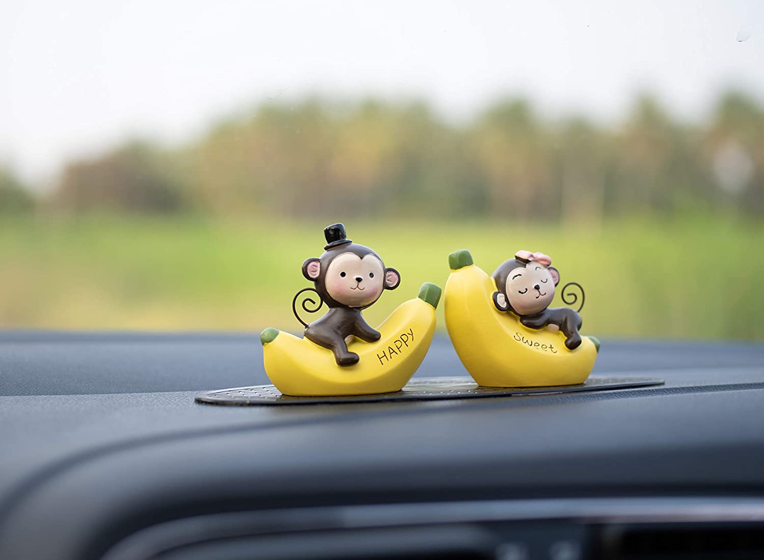 MOTOZOOP Car Dashboard Toys Car Interior Decoration Idols Ornaments with  Anti Slip pad Resin (Banana Monkey) - AddMeCart